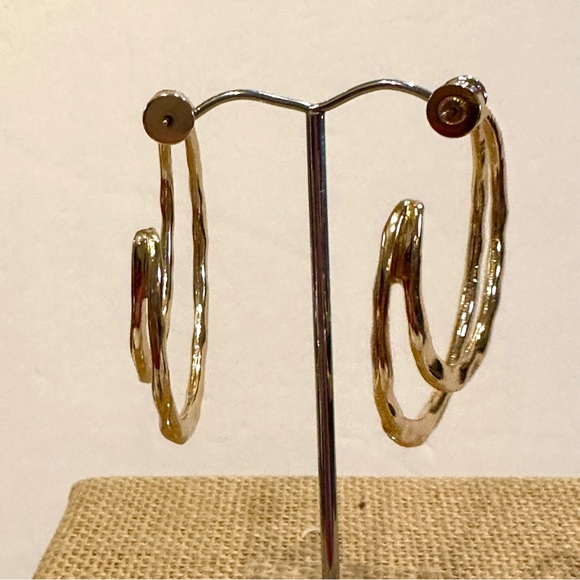 Banana Republic Earrings Gold tone double hoops hammered - Picture 8 of 14